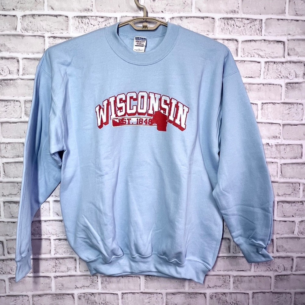 NWT🤩🎁 |•GILDAN•| WISCONSIN State Heavy Blend Unisex Sweatshirt Size XL